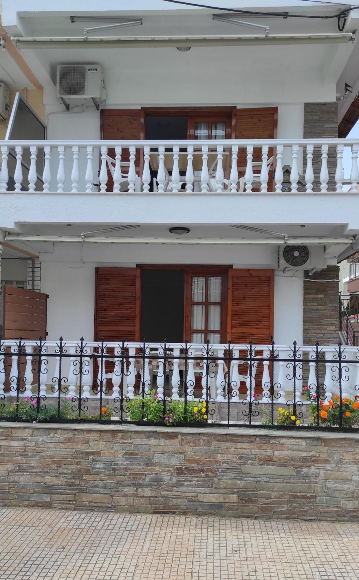 Apartments Bella Casa Paralía エクステリア 写真